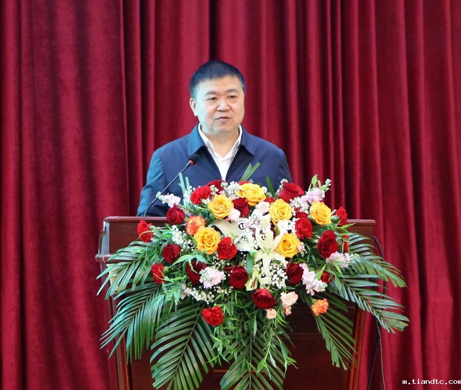 恩施州副州长杨盛僚致辞.jpg 恩施州副州长杨盛僚致辞.jpg